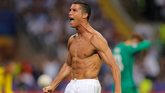Cristiano Ronaldo po víťaznej penalte oslavuje 11. titul Realu Madrid v Lige majstrov.