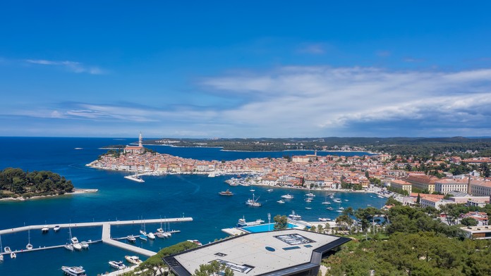 Škandál na chorvátskom polostrove. Cudzinci si v kempoch nakrúcali a fotili nahé deti