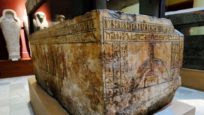 FOTO: Archeológovia objavili v bruchu starovekej múmie z Egypta nečakaný predmet