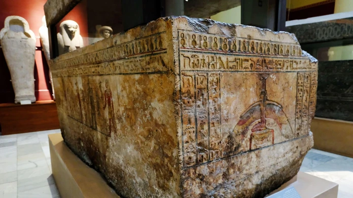 FOTO: Archeológovia objavili v bruchu starovekej múmie z Egypta nečakaný predmet