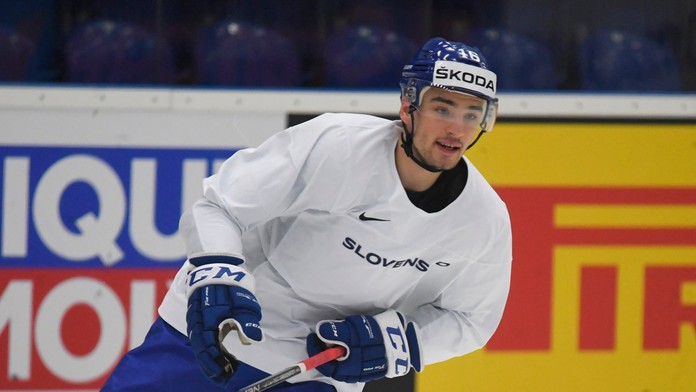 Erik Černák počas tréningu pred duelom proti Dánsku na MS 2019.