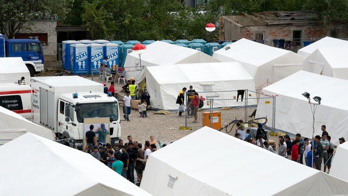 Utečenecký tábor v Drážďanoch.