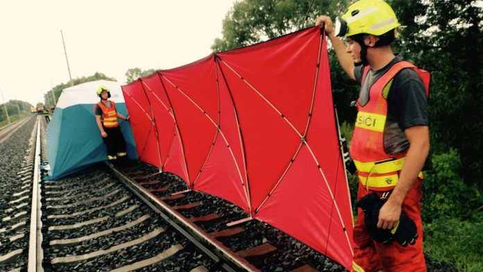 Trojročné dievčatko vypadlo z okna rýchlika