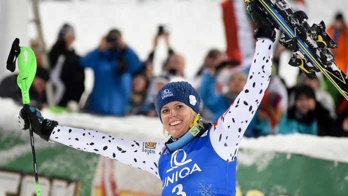 Veronika Velez-Zuzulová po výhre nočnom slalome Svetového pohára v rakúskom Flachau.