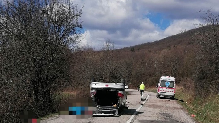 Vodičák mal sotva dva mesiace. Nehodu tínedžera (19) pri Revúcej neprežila o rok mladšia spolujazdkyňa