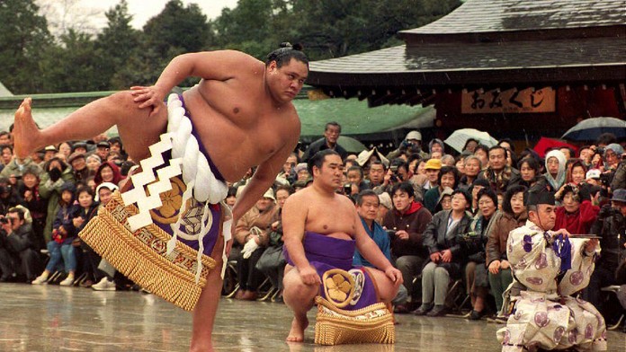 Ako prvý cudzinec získal titul veľmajstra. Zomrel legendárny zápasník sumo Akebono