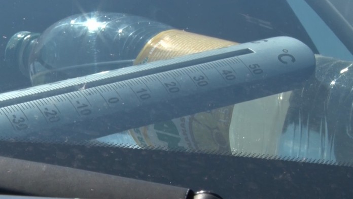 Uvoľňujú sa do nápoja v rozhorúčenej PET fľaši baktérie? Vieme správnu odpoveď