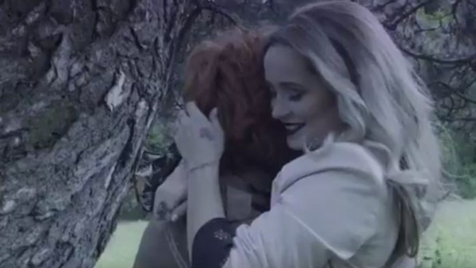 Dominika Mirgová zverejnila nový klip. Venovaný nielen jej mame