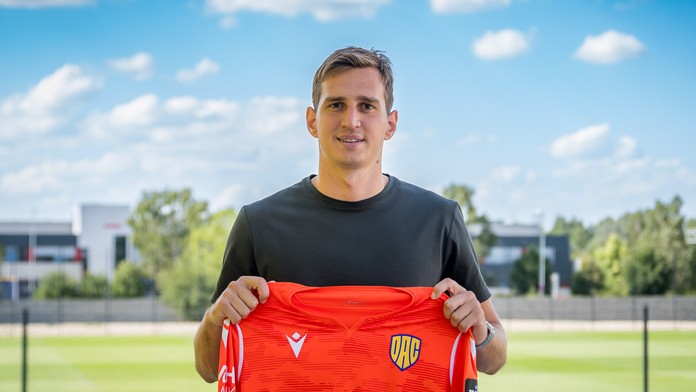 DAC priviedol posilu na brankársky post, skúsenosti má aj z Partizanu. Trojica hráčov odchádza na hosťovanie