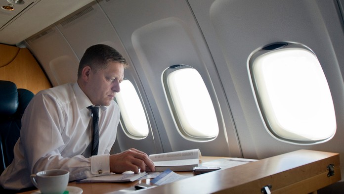 Premiér Robert Fico počas letu