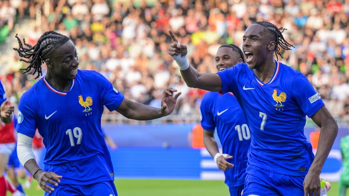 Skvelé futbalové divadlo v Prešove. Francúzi rozhodli o postupe do semifinále v záverečných minútach