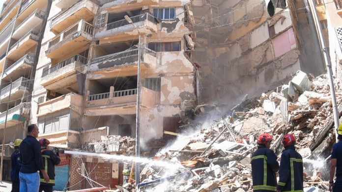 Zrútená budova v Egypte