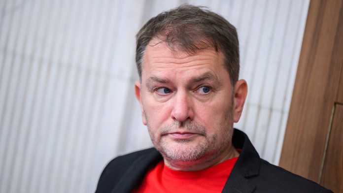 Hnutie Slovensko by podporilo návrh SNS k transakčnej dani