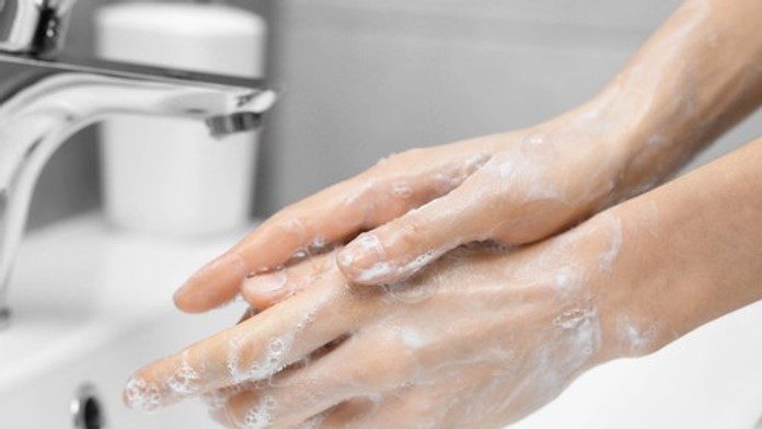 Leto plné zábavy, ale aj baktérií. Prečo je umývanie rúk v horúčavách nevyhnutnosťou?