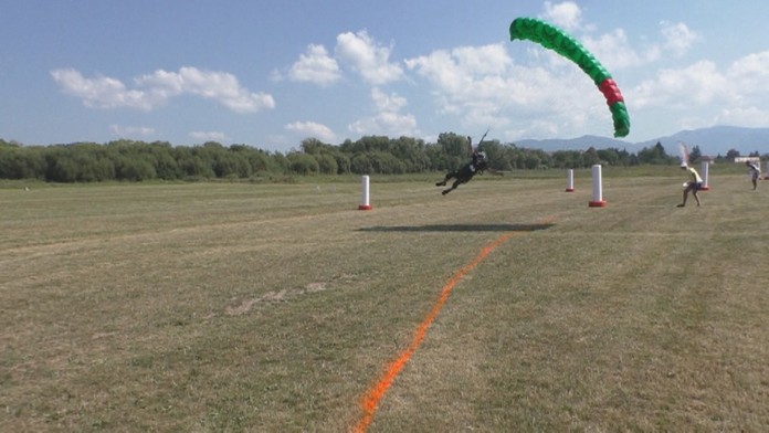 Rýchlostný parašutista