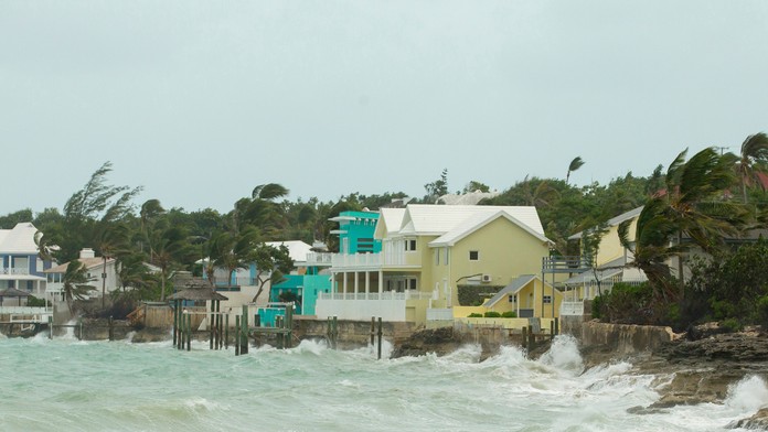 Hurikán Irma narazil na Bahamské ostrovy.
