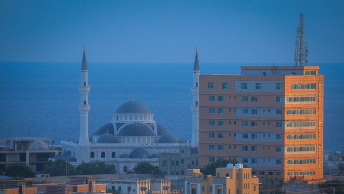 Militanti z aš-Šabábu zaútočili na hotel v somálskej metropole