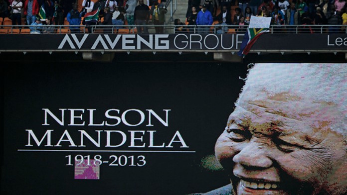 Za Mandelom príde sto lídrov vrátane Castra a  štyroch prezidentov USA