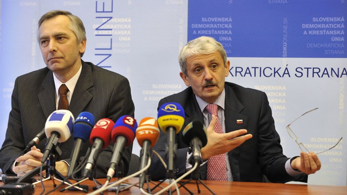 Ján Figeľ a Mikuláš Dzurinda na archívnej snímke.