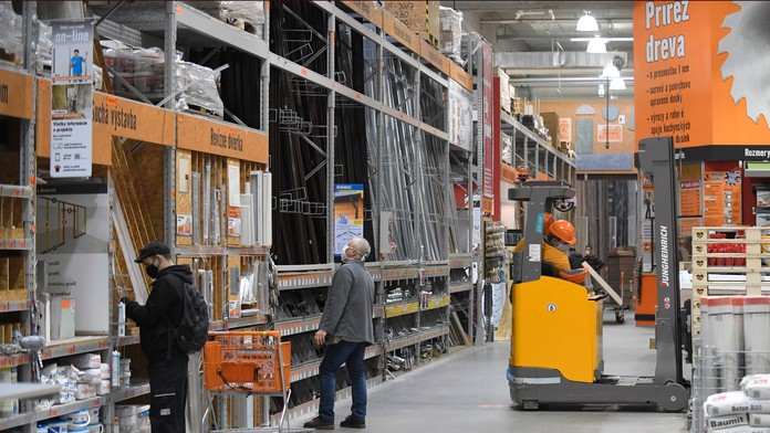 Po dlhých týždňoch mohli otvoriť aj salón krásy v Trenčíne.