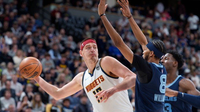 Nikola Jokič podpísal s Denverom najväčší kontrakt v histórii NBA