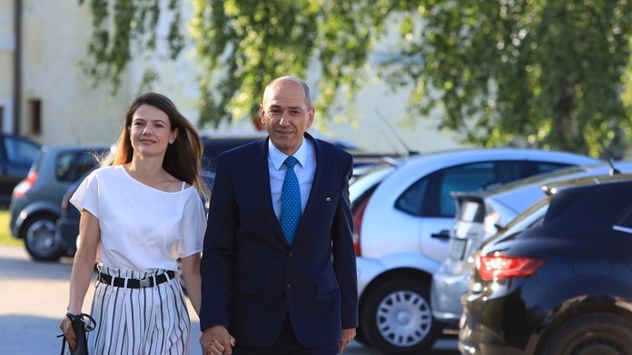 Janez Janša s manželkou