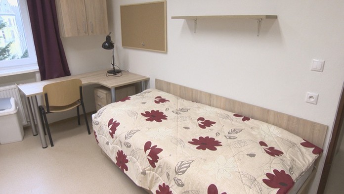 Zrážka vlaku a kamiónu v obci Podvysoká.