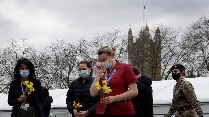 Spomienka na obete pandémie v Británii