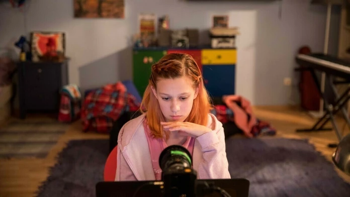 Tereza Těžká vo filme V síti.