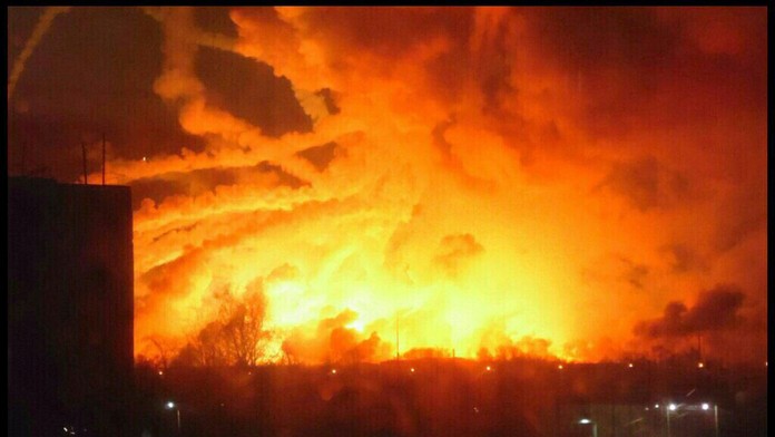 Na Ukrajine horí muničný sklad. Evakuovali vyše 20-tisíc ľudí.