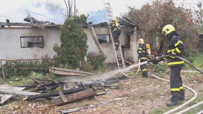 Požiar prístavby rodinného domu v obci Chmiňany pri Prešove. 