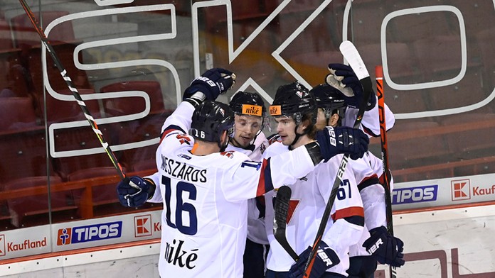 Neporiadok po evakuovaní členov Kongresu.