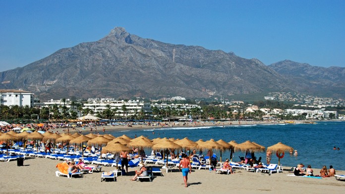 Pokuty za obsadenie ležadla osuškou. Po Chorvátsku ich zavádzajú aj ďalšie európske letoviská