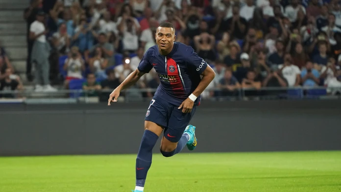 Očakávané sa stane skutočnosťou, Mbappé mal podpísať zmluvu s Realom Madrid. Tešiť sa môže na astronomickú sumu