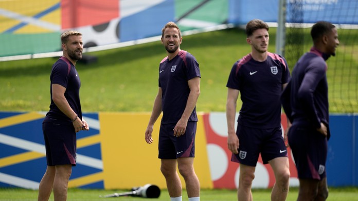 Fit sú už všetky hviezdy. Angličania pred zápasom proti Slovensku prvý raz trénovali v plnej sile