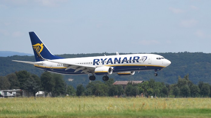 Keď bolo lietadlo nad Slovenskom, nahlásili v ňom bombu. Bezpečne pristálo v Aténach