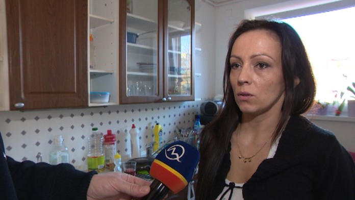 Pani Katarína, ktorá mrzla v sanitke so synčekom.