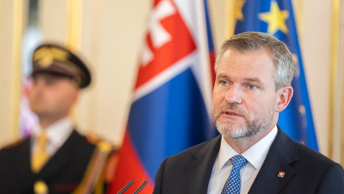 Prezident chce ísť na Ukrajinu len s pozitívnym odkazom. Formálnu návštevu odmieta