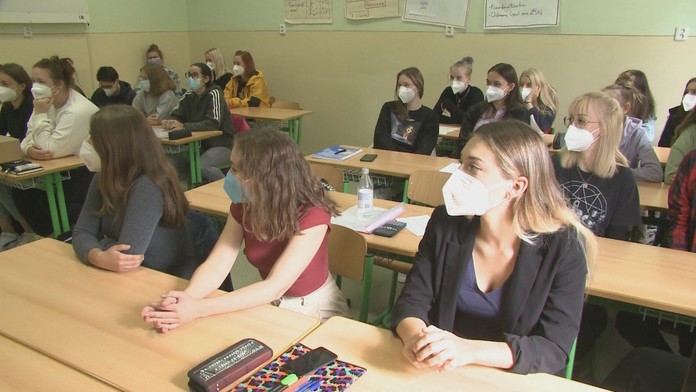 Maturanti na strednej zdravotníckej škole.