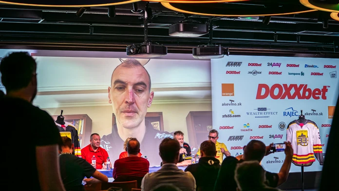 Chára mení dres a prináša hviezdnu exhibíciu do Trenčína