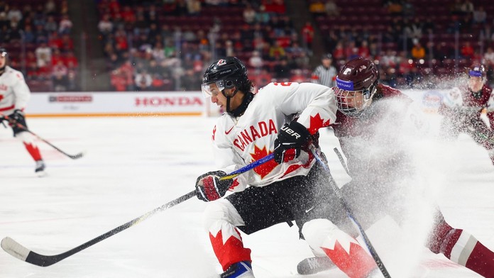 Michael Hage z Kanady na juniorských MS