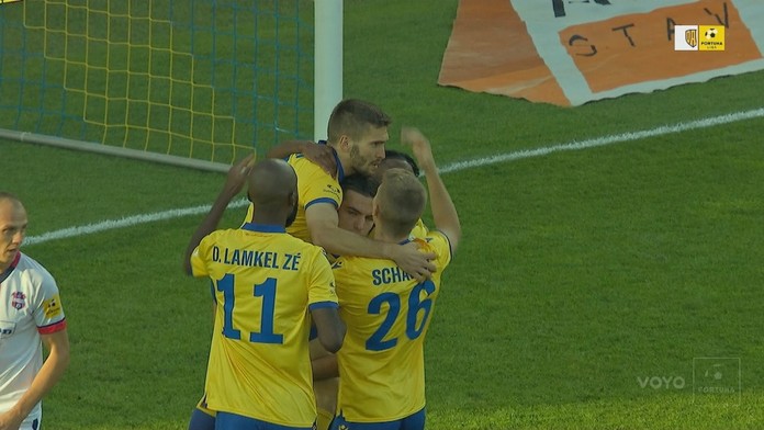 Dunajská Streda Vion. Dac oslavuje úvodný gól zápasu.