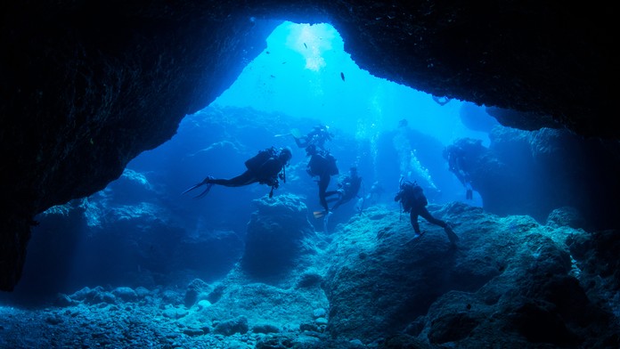 Jaskynné potápanie.