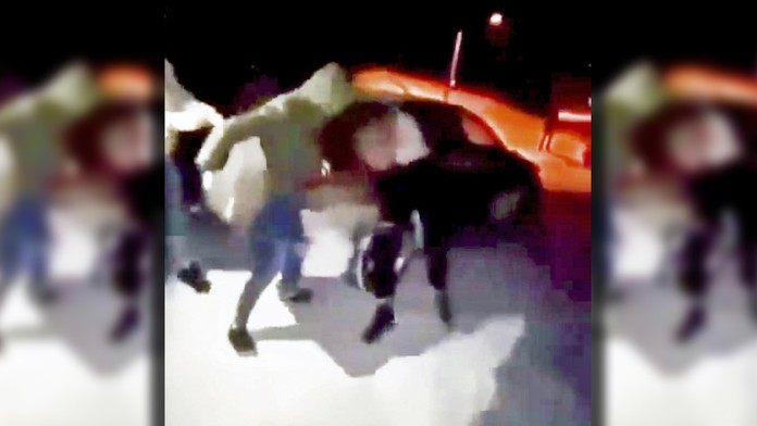 Zábery z bitky medzi dievčatami.