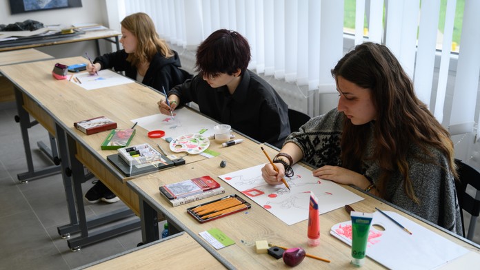 Rodičia hovoria o chaose pri výsledkoch prijímačiek. Rezort tvrdí, že všetko ide podľa plánu