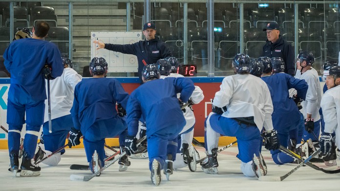 Craig Ramsey a Róbert Petrovický počas tréningu.