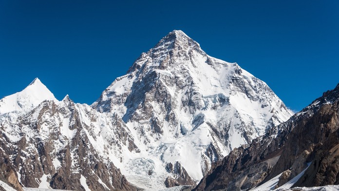 Pohľad na horu K2 z cesty k základnému táboru.