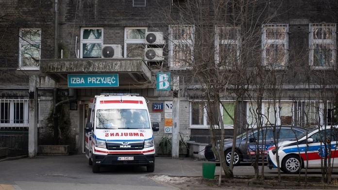 Osemročný chlapec náhle prestal dýchať. Sanitka prišla až po 24 minútach