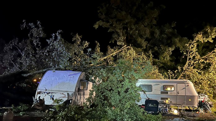 Silné búrky v Nemecku: Evakuovali stovky ľudí, hlásia jednu obeť