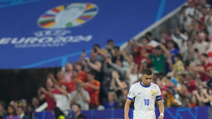 Odvšadiaľ počúval kritiku, dostal kruté známky. Mbappé odhodil masku a bol sklamaný sám zo seba